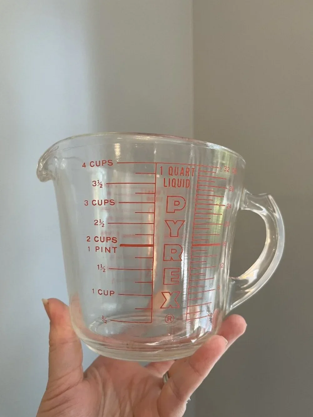 Vintage Pyrex 532 D-Handle Liquid Measuring Cup 1 Quart 4 Cups Red Letters USA